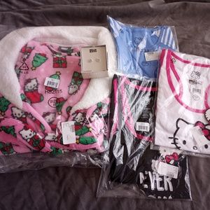 NWT Hello Kitty Savings BUNDLE Robe PJ's Earrings NO OFFERS!!!